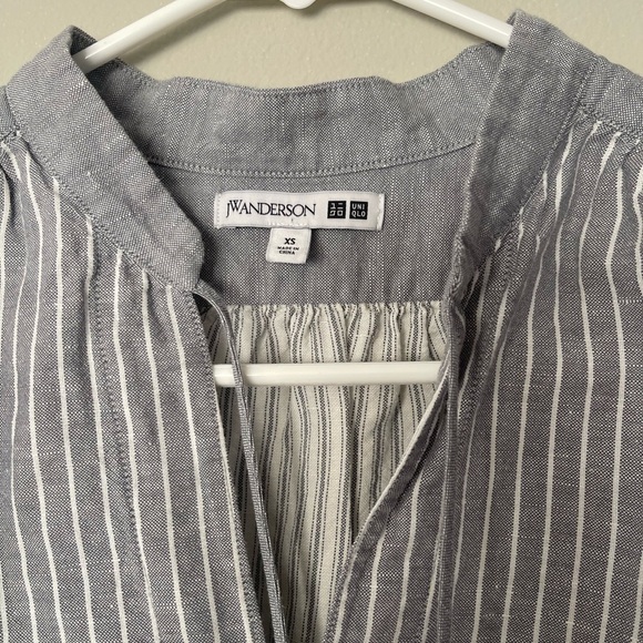 JW Anderson x Uniqlo | Linen Cotton Gray Pinstripe Lightweight Top Prairie - Picture 3 of 6
